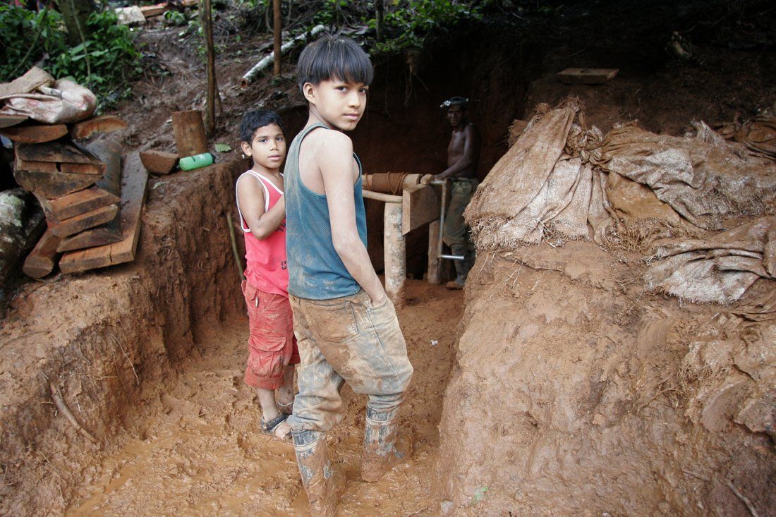 Vida Centro América - Los niños Wiliseros. Minas de Oro de Bonanza en Nicaragua